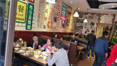 粤皇港式茶餐厅开张,那些年喜欢的美食又回来了